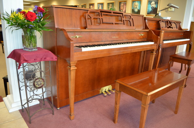 2005 Yamaha M500 Hancock - Upright - Console Pianos